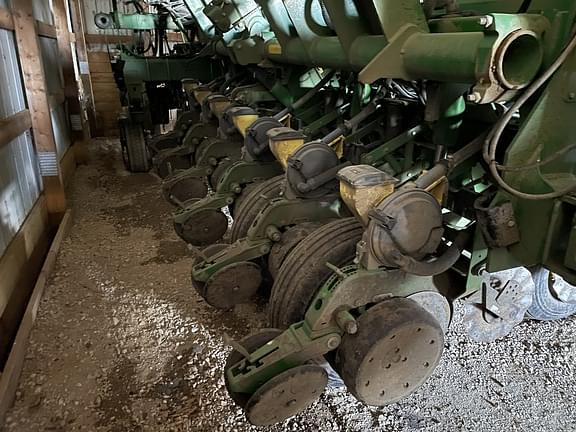 Image of John Deere 1790 equipment image 3