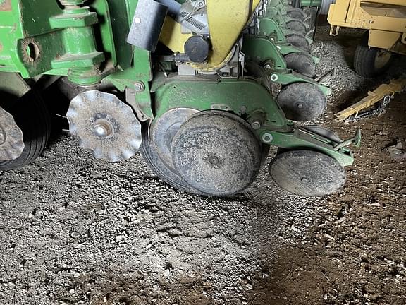 Image of John Deere 1790 equipment image 4