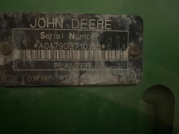 Image of John Deere 1790 equipment image 4