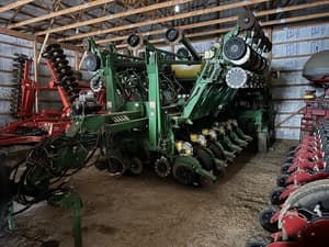 2004 John Deere 1790 Image