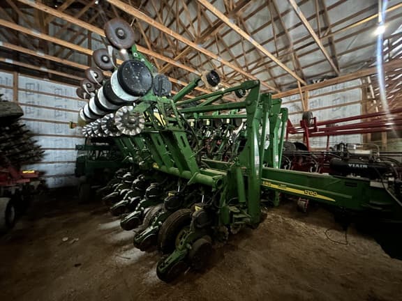 Image of John Deere 1790 equipment image 1