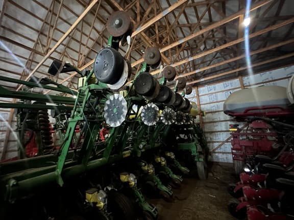 Image of John Deere 1790 equipment image 3