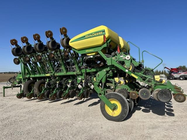 Image of John Deere 1790 equipment image 4