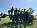 2004 John Deere 1790 Image