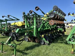2004 John Deere 1790 Image
