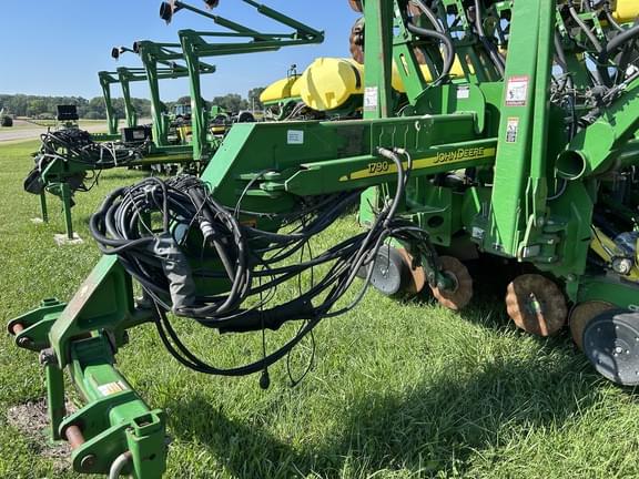 Image of John Deere 1790 equipment image 1