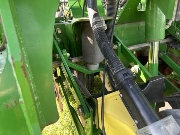 Image of John Deere 1790 equipment image 4