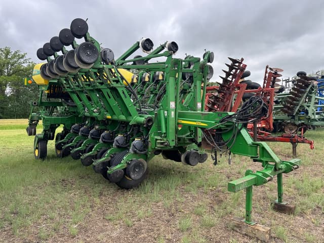 Image of John Deere 1790 equipment image 1