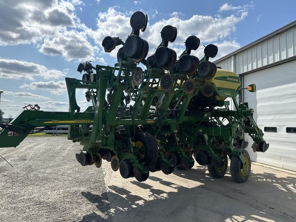 Image of John Deere 1790 equipment image 1