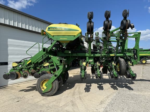 Image of John Deere 1790 equipment image 3