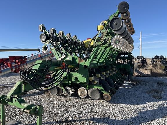 Image of John Deere 1790 equipment image 1