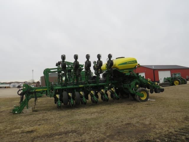 Image of John Deere 1790 equipment image 1