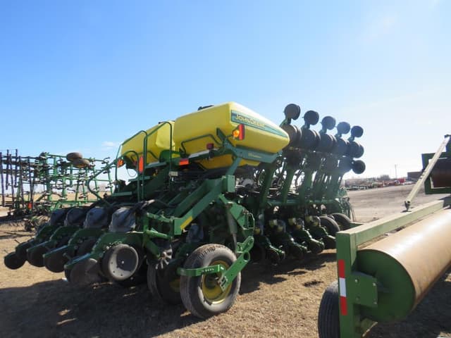 Image of John Deere 1790 equipment image 4