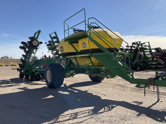 2004 John Deere 1890 Equipment Image0