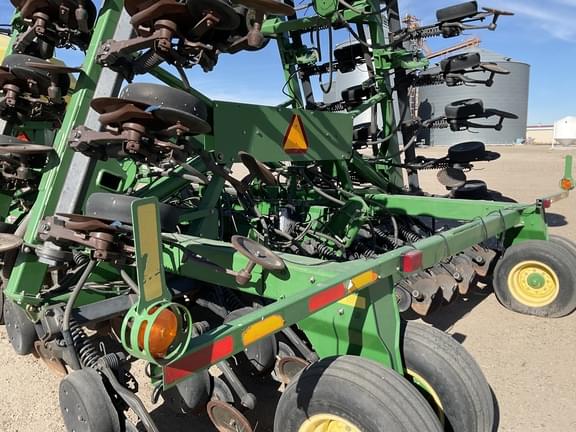 Image of John Deere 1890 equipment image 2