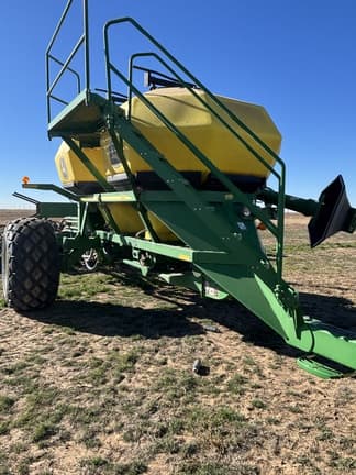 Image of John Deere 1890 equipment image 4