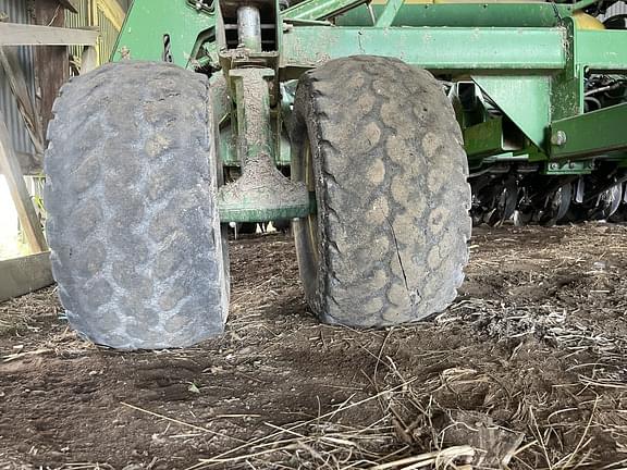 Image of John Deere 1890 equipment image 3