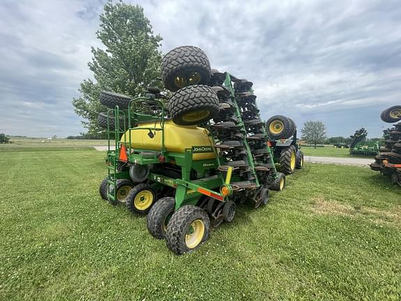 Image of John Deere 1890 equipment image 4