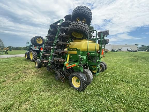 Image of John Deere 1890 equipment image 2