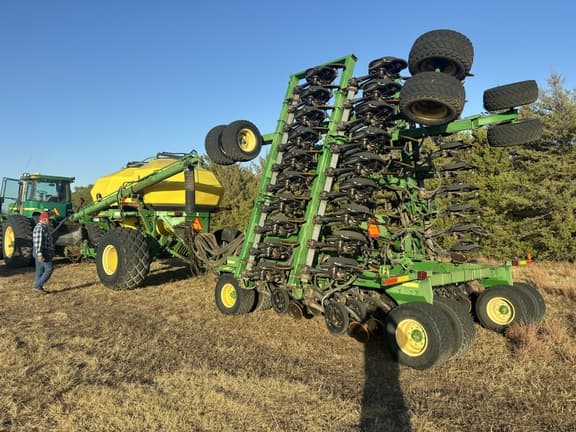 Image of John Deere 1890 equipment image 2