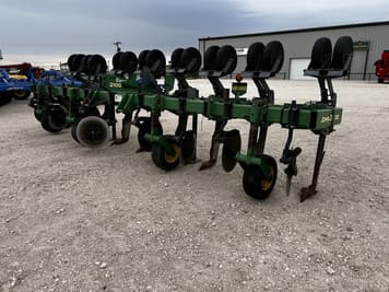 Main image John Deere 2100