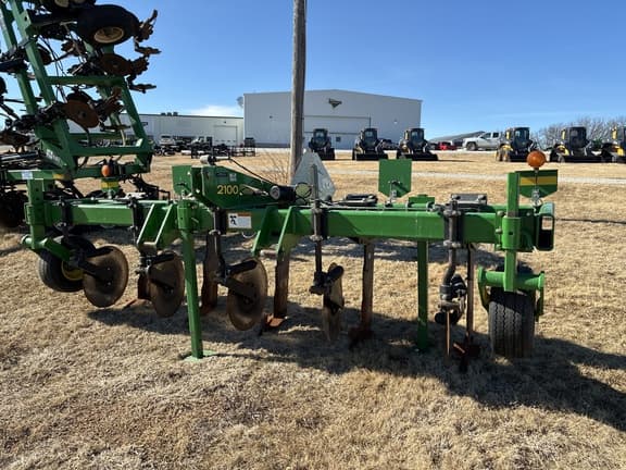 Image of John Deere 2100 equipment image 1