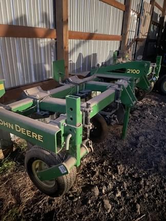 Image of John Deere 2100 equipment image 1