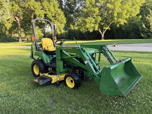 Image of John Deere 2210 equipment image 3