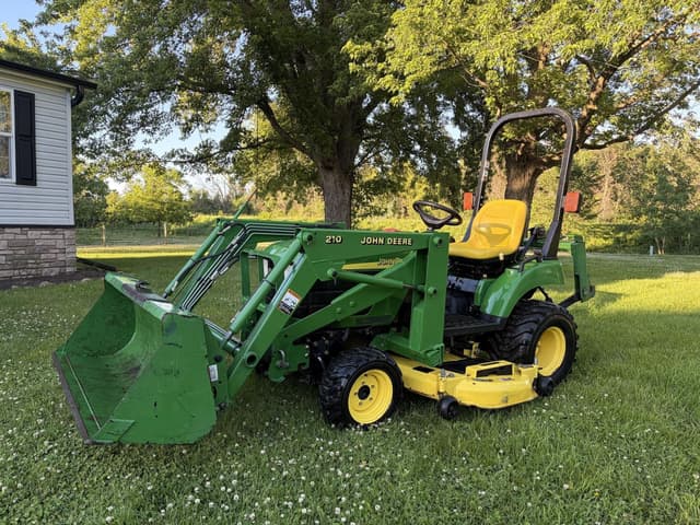 Image of John Deere 2210 equipment image 1
