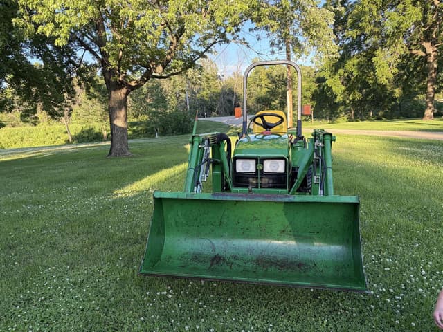 Image of John Deere 2210 equipment image 4