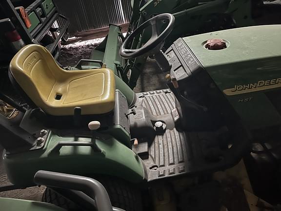 Image of John Deere 2210 equipment image 4