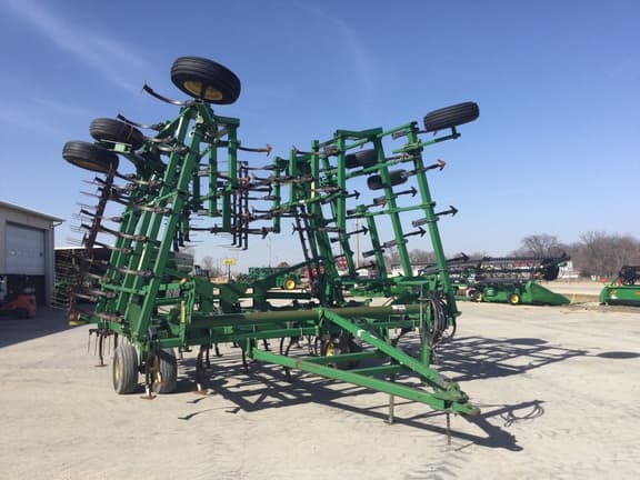 Image of John Deere 2210 equipment image 3