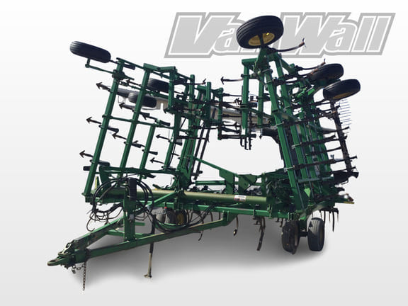 2004 John Deere 2210 Equipment Image0