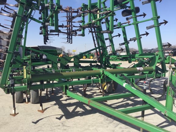 Image of John Deere 2210 equipment image 4