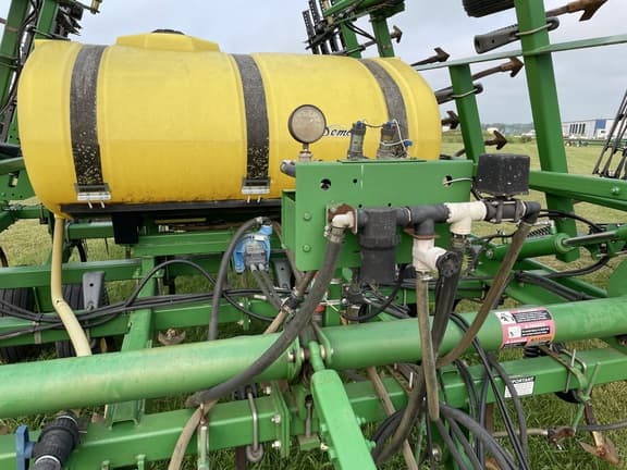 Image of John Deere 2210L equipment image 4