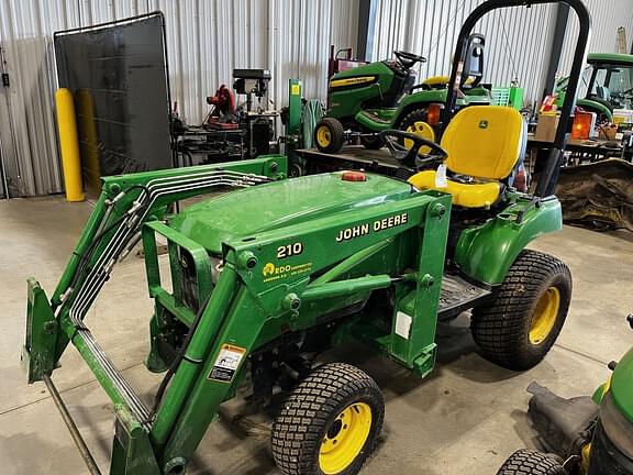 Image of John Deere 2210 equipment image 1