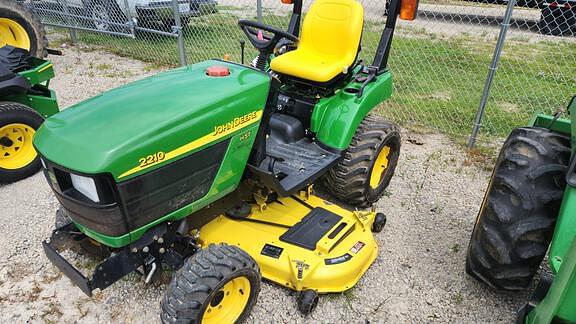 Image of John Deere 2210 equipment image 2