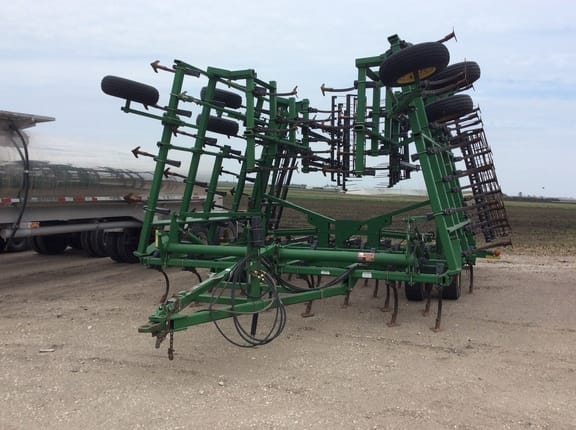 Main image John Deere 2210