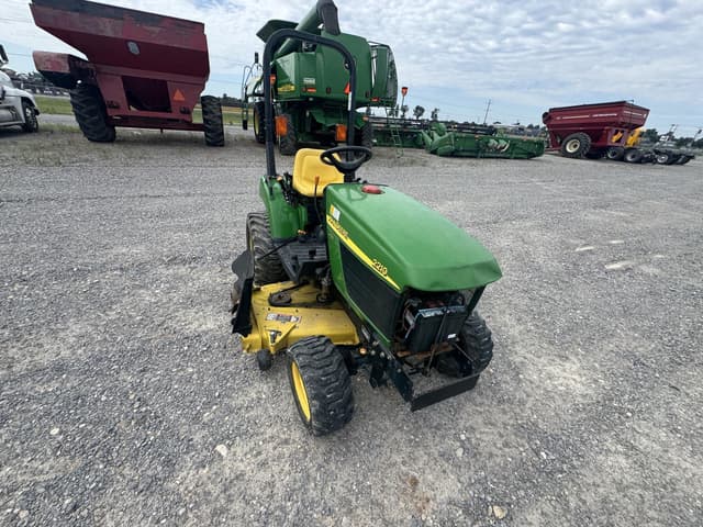 Image of John Deere 2210 equipment image 4