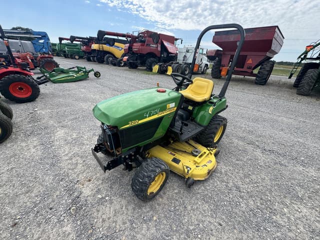 Image of John Deere 2210 equipment image 1