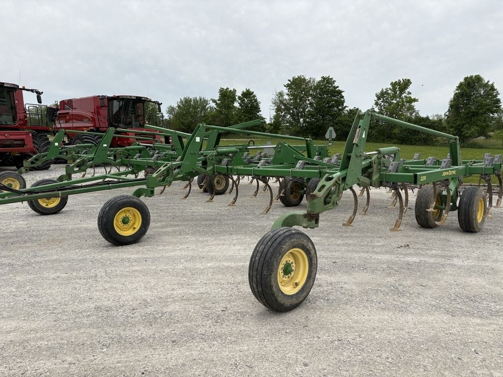 2004 John Deere 2210 Equipment Image0