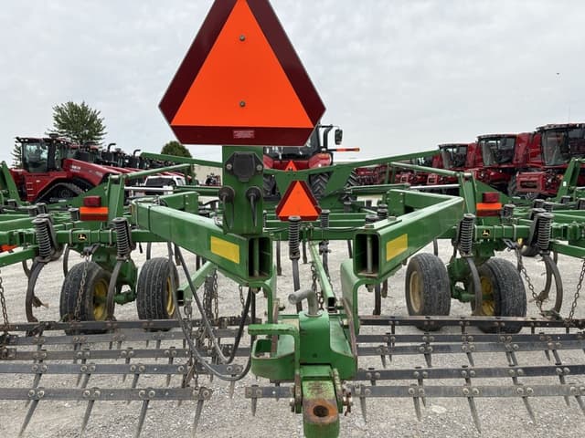 Image of John Deere 2210 equipment image 3