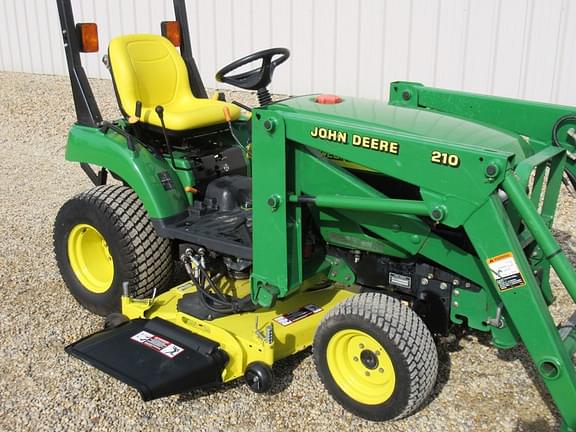 Image of John Deere 2210 equipment image 2