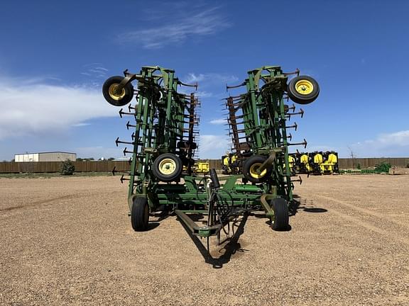 Image of John Deere 2210 equipment image 1