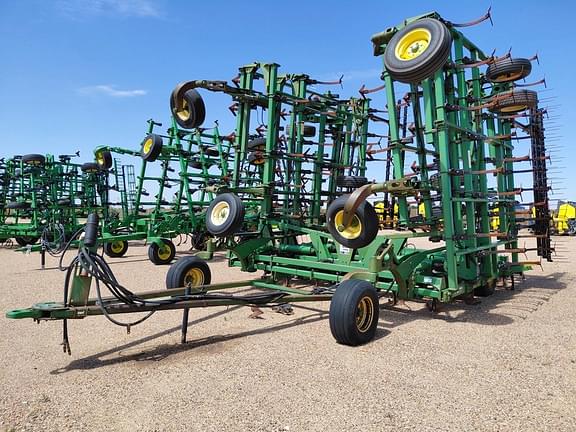 Image of John Deere 2210 equipment image 2