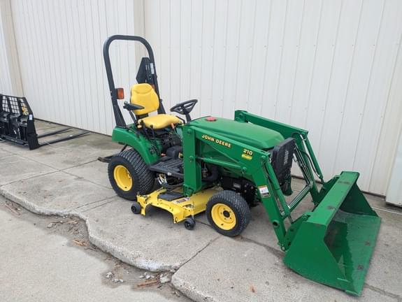 Image of John Deere 2210 equipment image 1