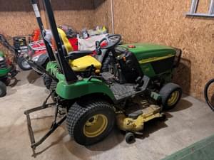 2004 John Deere 2210 Image