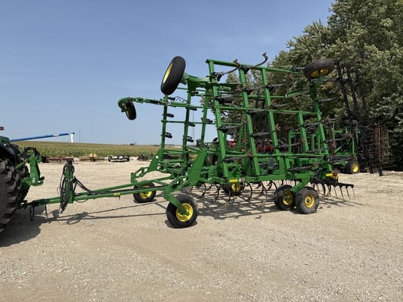 Image of John Deere 2210 equipment image 3