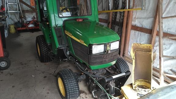 Image of John Deere 2210 Image 0