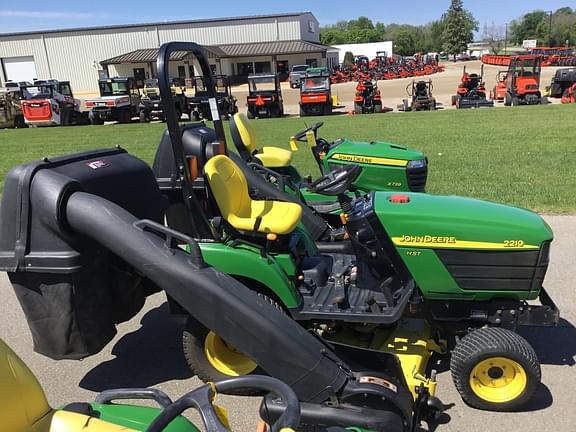 Image of John Deere 2210 equipment image 2